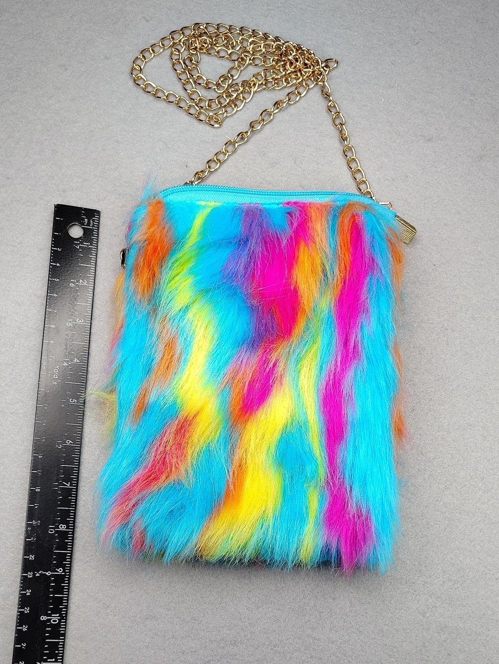Source Unknown Multicolor Faux Fur Crossbody Bag with Gold Chain